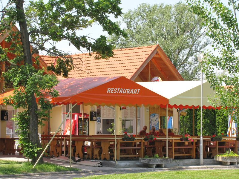 Terrasse restaurant naturiste